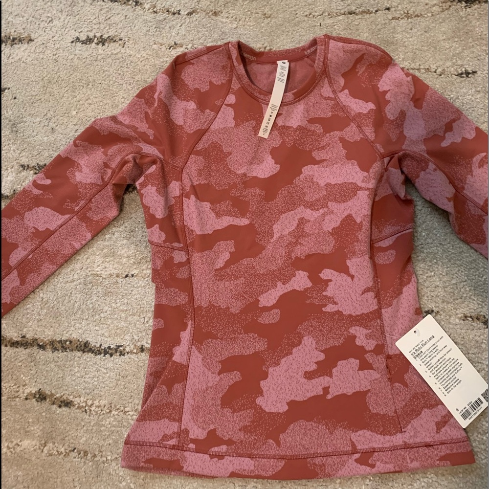 New with TAGS lululemon long sleeve size 6